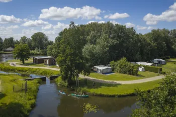 tentsile stingray 3-person tree tent Baumzelt 3.0 Trekking 2-3 Personen Biwak Flug Zelt Hänge Matte ball_field_all_day Kleur:Teal The rain fly extends Miami Springs Tent Rentals
