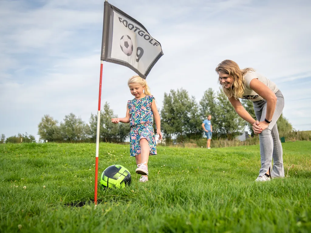 ESD pitch putt foot golf