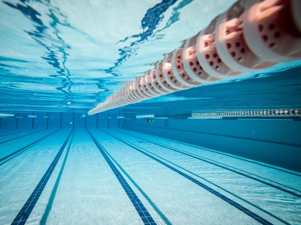 Underwater swimmingpool