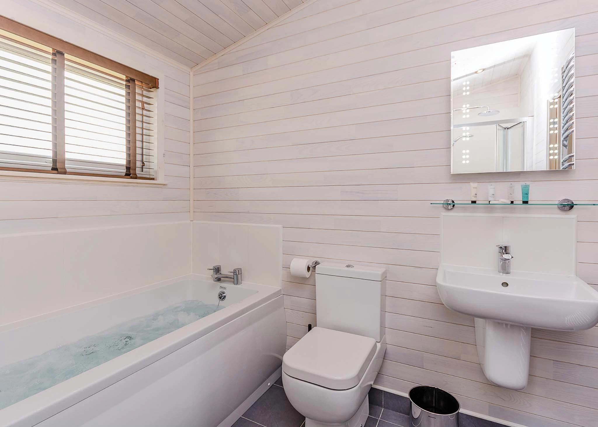 2-persoons bungalow - Typhoon Lodge — foto 6