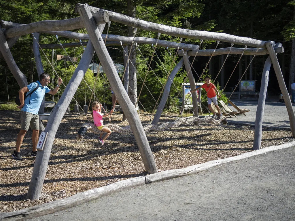 MNO Outdoor playground