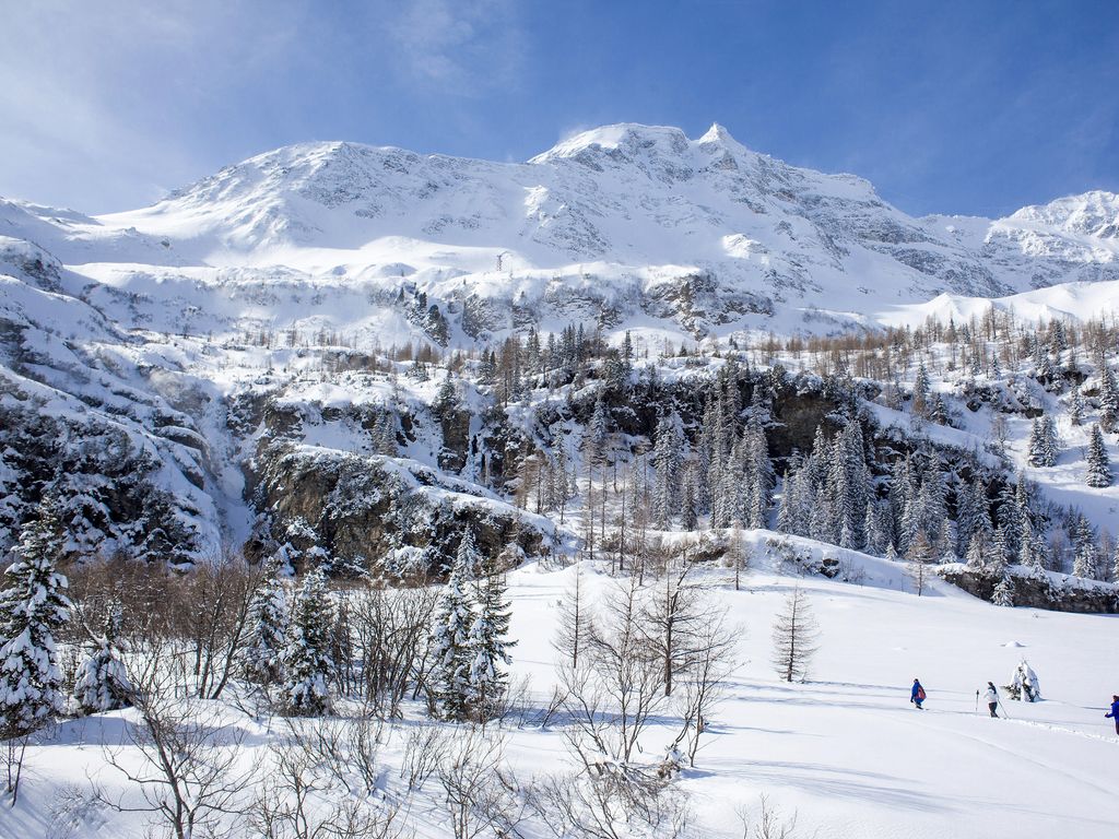 CRS Surrounding winter