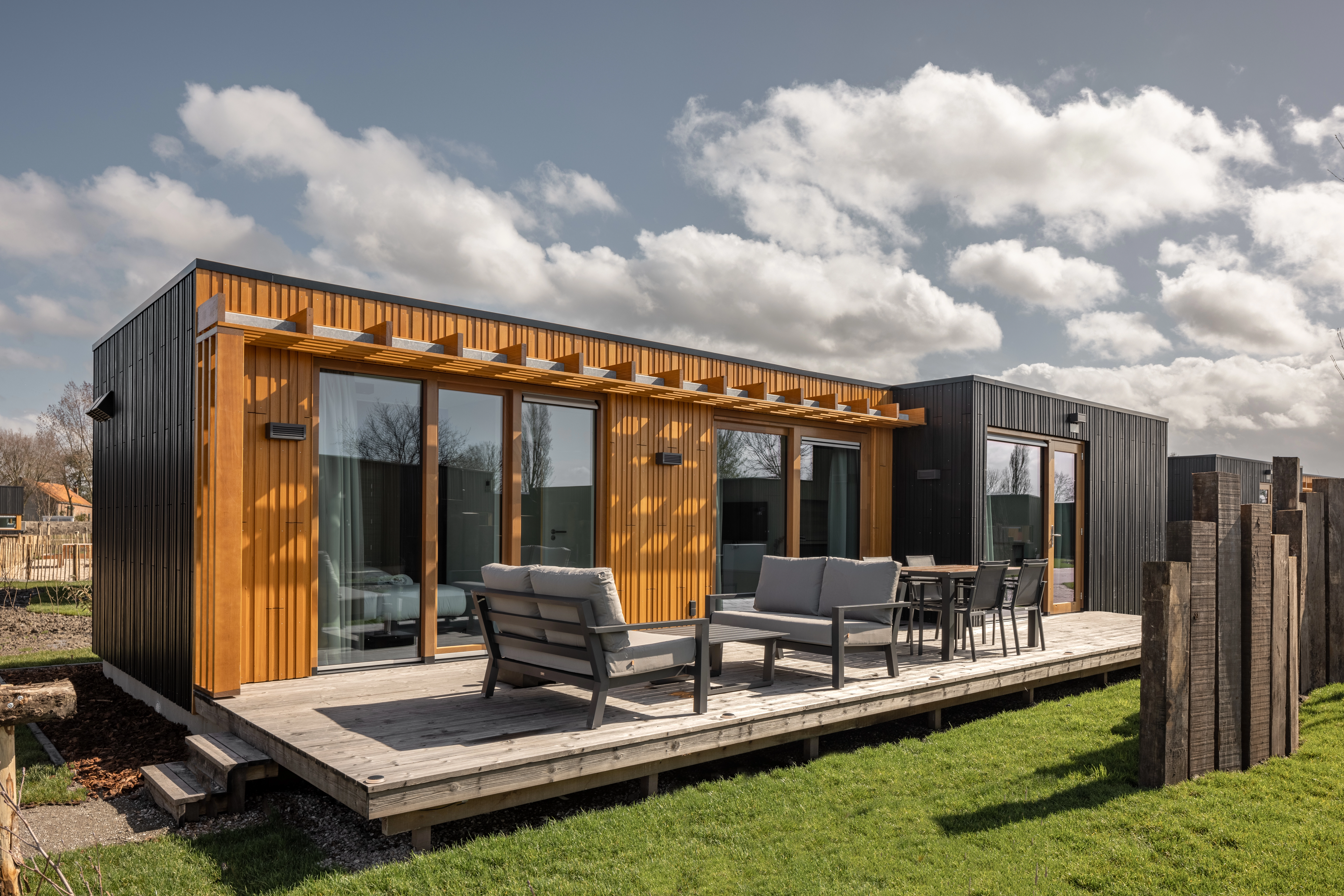 Lodge 4 bij Landal Beach Resort Brouwersdam