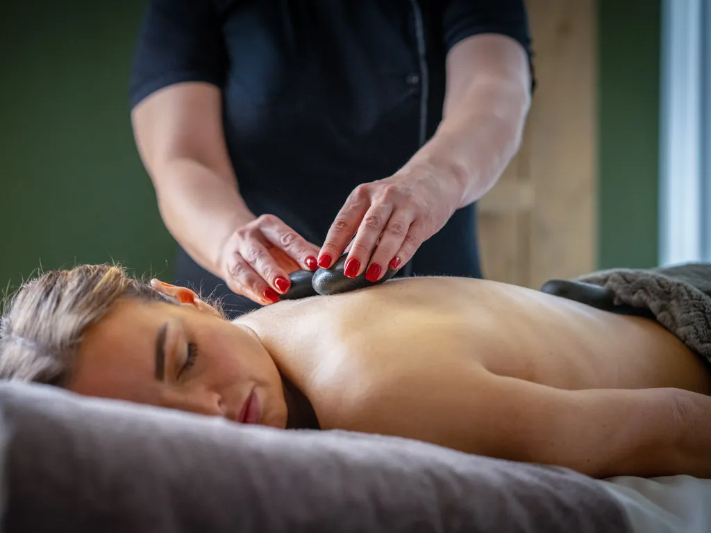 KNK Thermaalbad hot stone massage
