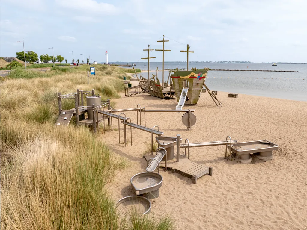 CUS Outdoor playground